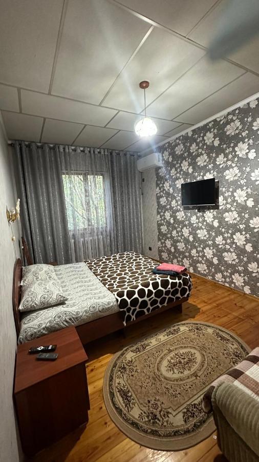 Lotos Hotell Bishkek Exteriör bild